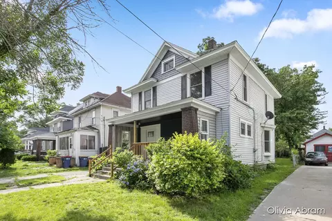 134 Brown St SW, Grand Rapids, MI 49507