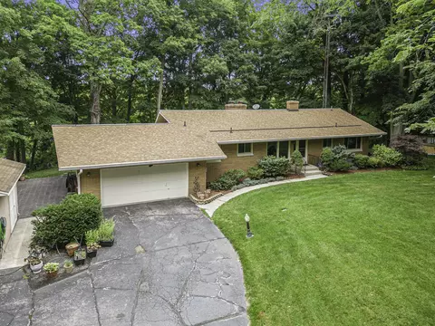 4683 E Hillcrest Dr, Berrien Springs, MI 49103