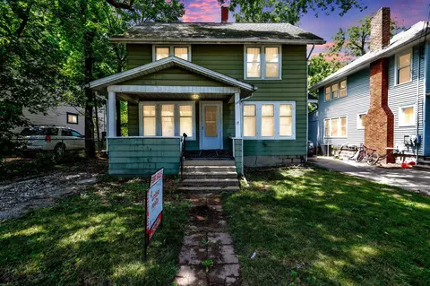 829 Clyde St, Lansing, MI 48915