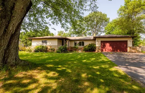 5978 James Dr, Stevensville, MI 49127