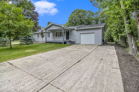 6608 W Virnetta Dr, Ludington, MI 49431