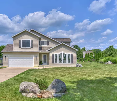 4079 Erin Ct, Pleasant Lake, MI 49272