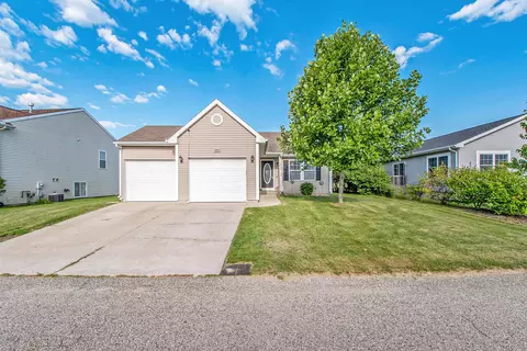 6451 Kodiak Dr SE, Alto, MI 49302