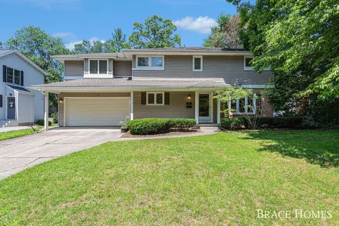 2629 Elmwood Dr SE, Grand Rapids, MI 49506