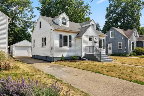 859 Hollywood St NE, Grand Rapids, MI 49505