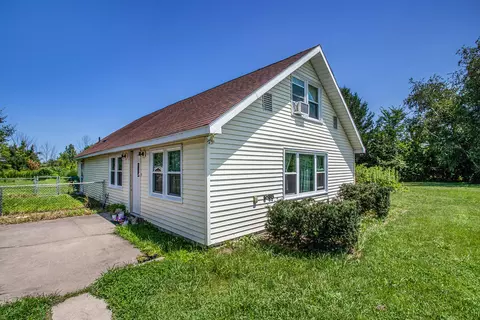 6389 W Elm Valley Rd, Three Oaks, MI 49128