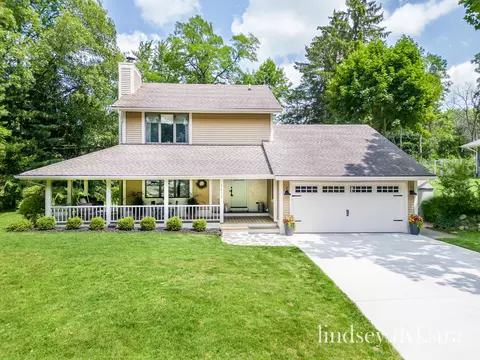 1412 Meadowbrook Ln, Portage, MI 49024
