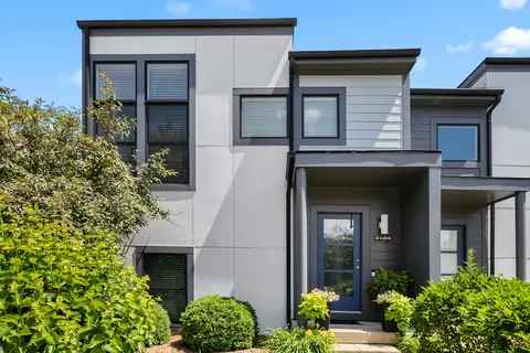 2126 New Town Dr, Grand Rapids, MI 49525