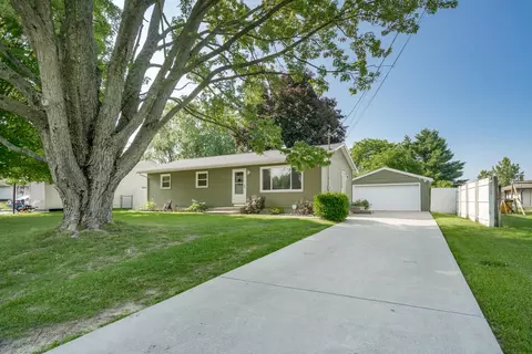 5560 Lantana Ave, Kalamazoo, MI 49048