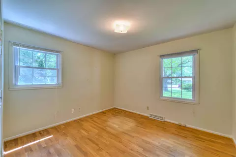 689 Leo Rd, Jackson, MI 49203 photo 16