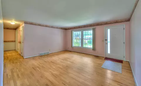 689 Leo Rd, Jackson, MI 49203 photo 4