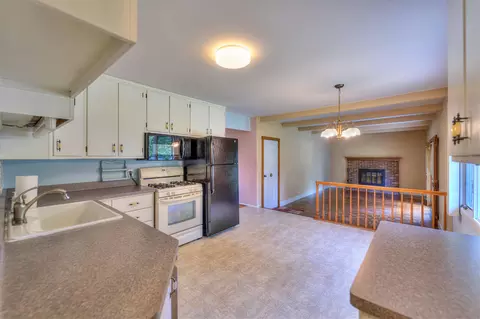 689 Leo Rd, Jackson, MI 49203 photo 12
