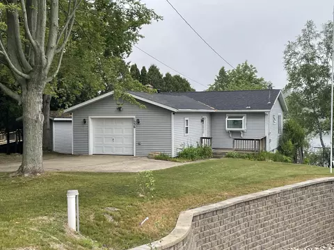 1536 W Chilberg Rd, Scottville, MI 49454