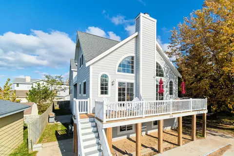 516 4th Ave, Manistee, MI 49660