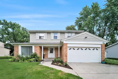 1960 Pinecrest Dr, East Lansing, MI 48823