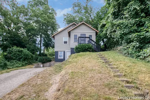 175 E Walton Ave, Muskegon, MI 49444