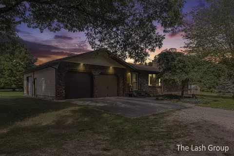 2845 20 Mile Rd, Kent City, MI 49330