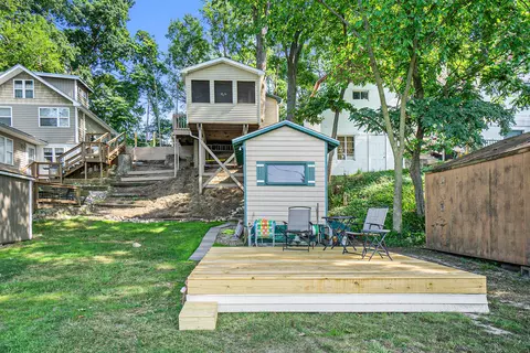 51008 Maple Rd, Marcellus, MI 49067