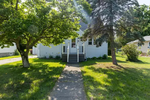 9540 Maplewood Ave, Bridgman, MI 49106