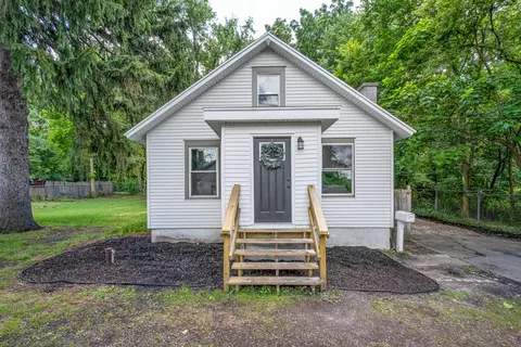 450 Whitney Ct NE, Grand Rapids, MI 49505