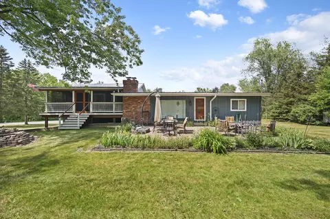 5477 Benton Rd, Jackson, MI 49201