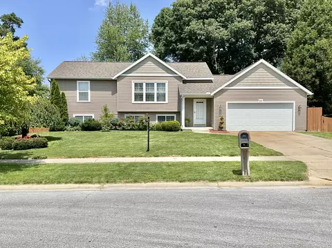 875 Bergin Farms Ct SE, Kentwood, MI 49508