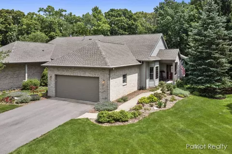1710 Big Timber Ct NE, Grand Rapids, MI 49505
