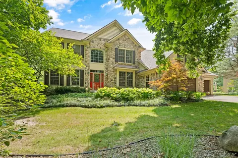 8171 Barony Pt, Mattawan, MI 49071