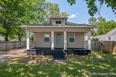 29 48th St SE, Kentwood, MI 49548
