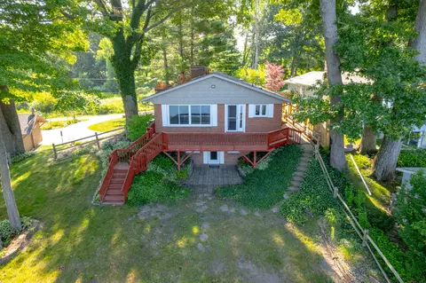 24038 S Shore Dr, Gobles, MI 49055