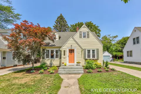 179 E 26th St, Holland, MI 49423
