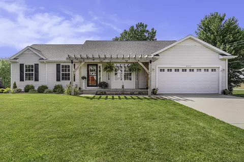 8435 Eldora Dr SW, Byron Center, MI 49315