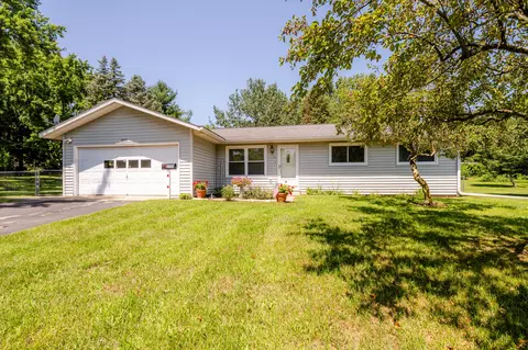 5500 Wendzel Dr, Coloma, MI 49038