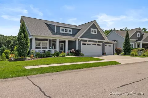 8256 Rose Ridge Dr, Rockford, MI 49341