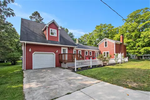 86 N Rutledge St, Pentwater, MI 49449