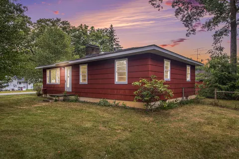 2411 Wesley Ave, Muskegon, MI 49442