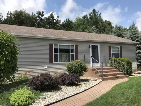 1411 Westwind Ln, Fremont, MI 49412