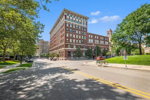27 Library St NE #502, Grand Rapids, MI 49503