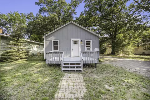 1270 Flower Ave, Muskegon, MI 49442