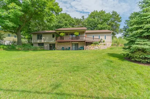 17584 Navaho Dr, Spring Lake, MI 49456