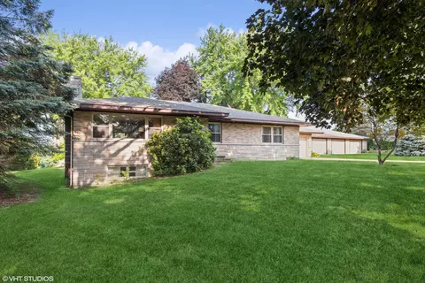 1928 Hillandale Rd, Benton Harbor, MI 49022