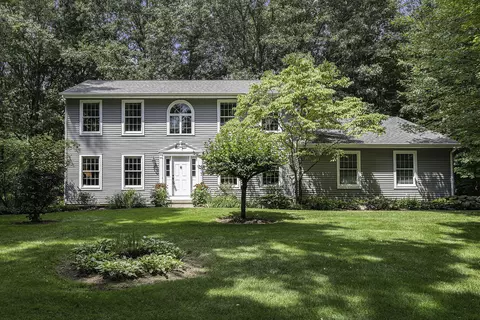 7733 N Arroyo Vista Dr NE, Rockford, MI 49341
