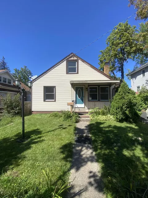 1116 Hammond St, Lansing, MI 48910