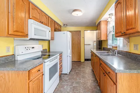 11086 W Washington Rd, Sumner, MI 48889 photo 7