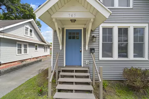 745 W High St, Jackson, MI 49203 photo 2