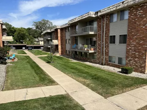 734 W Kilgore Rd #107, Kalamazoo, MI 49008