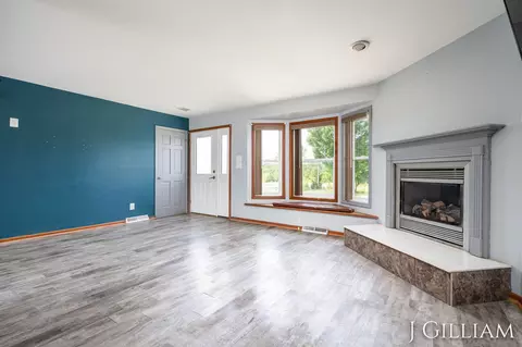 711 60th St, Pullman, MI 49450 photo 4