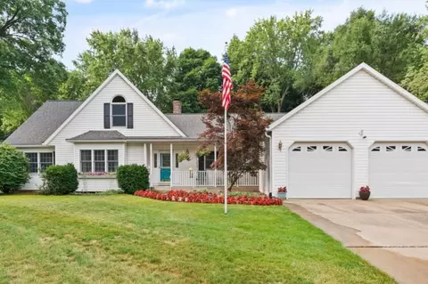 501 Tulip Ln, Three Rivers, MI 49093