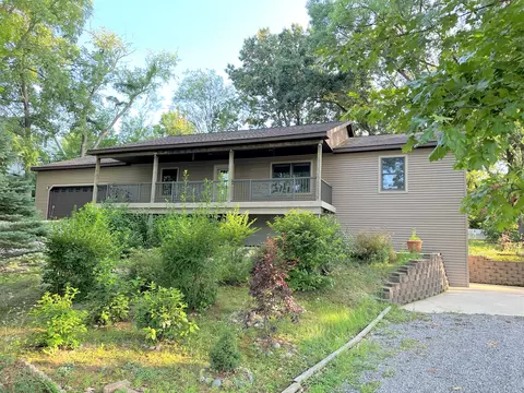 775 Spicer Dr, Brooklyn, MI 49230 photo 2