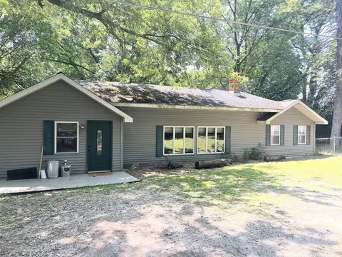 4180 Curran Rd, Buchanan, MI 49107
